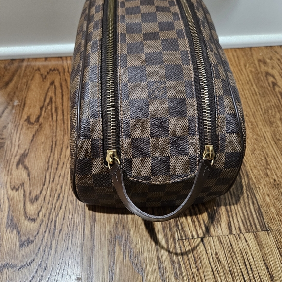 Louis Vuitton Damier Canvas King Size Toiletry Bag Dopp Kit - Picture 2 of 10
